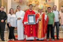 O arcebispo de Sorocaba, Dom Julio Endi Akamine, recebeu do Vaticano o decreto que confere a Igreja Matriz Nossa Senhora da Piedade o título e a dignidade de Basílica Menor