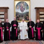O Papa recebe aos bispos da Úmbria, o convite a estar perto do povo de Deus