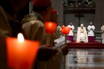 O Papa: que a força da ressurreição role as pedras que nos oprimem a alma