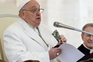 Tristeza do Papa pelos jovens que perdem suas vidas na loucura da guerra