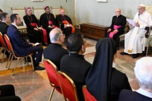 O Papa: a retórica da guerra está de novo na moda. Demos concretude às expectativas de paz