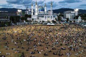 Malásia. Festa de fim do Ramadã no espírito da Páscoa, para celebrar alvorecer de paz