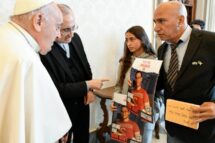 Papa recebe famílias de reféns israelenses no Vaticano