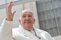 A comunidade católica de Singapura espera o Papa Francisco com fé e esperança!