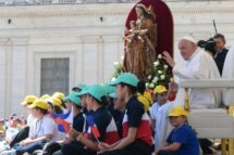 Francisco às crianças: “O Espírito Santo nos acompanha na vida”