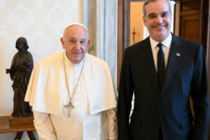 Francisco recebe em audiência o presidente da República Dominicana