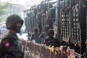 Mianmar: recorde de violência e pobreza, que aumenta em um conflito sem fim