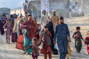 Refugiados afegãos chegam à Itália graças aos corredores humanitários