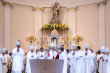 Missa em ação de graças pelo Centenário reúne bispos, padres, diáconos e leigos na Catedral Metropolitana