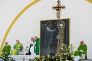 O Papa em Trieste: precisamos de uma fé que dispersa os cálculos do egoísmo humano