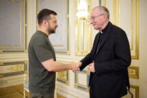 Parolin encontra Zelensky em Kiev: esforço por uma “paz justa e duradoura”