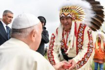 Os compromissos assumidos pelos bispos canadenses 2 anos após visita do Papa