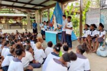 A missão em Papua tornou-se um modelo social: igreja, dispensário e escola