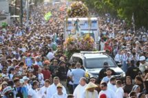 Fortaleza: milhares de devotos na Caminhada com Maria