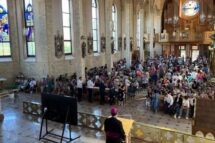 Igreja no Cazaquistão percorre o caminho da caridade e da beleza