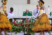 O Papa exorta os papuásios a se abrirem ao Evangelho e fazer dele a bússola da vida