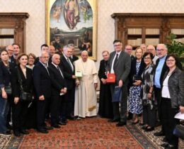 O Papa: trabalhar para que todos os cristãos celebrem a Páscoa