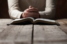 Antonio Cardoso na Canção e a Prece: “Fica Senhor comigo”