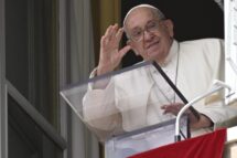 O Papa no Angelus: no cuidado com os mais fracos está o verdadeiro poder