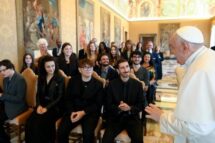 Papa a jovens músicos: cantem a esperança para aqueles que a perderam