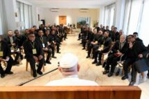 O Papa: libertem Aung San Suu Kyi. Pronto para acolhê-la no Vaticano