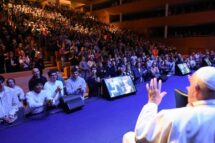 Papa aos jovens: a busca pela verdade deve superar o individualismo e o desejo de poder