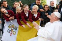 Em 1 minuto, o primeiro dia do Papa na Bélgica