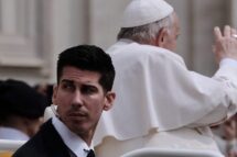 Guarda Suíça: um farol de valores entre modernidade e tradição