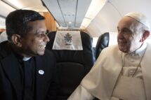 Koovakad e as outras púrpuras aos organizadores das viagens papais