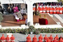 Papa aos novos cardeais: título de “servidor” ofusque o de “eminência”