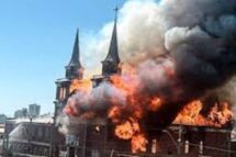 Chile: incêndio destrói uma das igrejas mais antigas do país