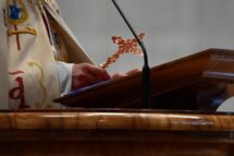 Da cítara da Cruz brota um canto novo