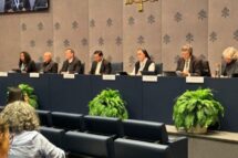 Coletiva de imprensa: o Sínodo está pedindo mudança, conversão