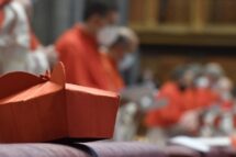 Bispo Syukur renuncia ao cardinalato 'para crescer na vida sacerdotal'