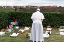 Papa celebrará missa de finados no Cemitério Laurentino de Roma