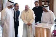 O Papa recebe em audiência uma delegação da Casa da Família Abraâmica