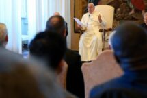 Papa: o carisma Scalabriniano está vivo na Igreja, “migrantes entre migrantes”