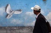 Para reencontrar a paz, planos de supremacia devem ser postos de lado, diz arcebispo de Teerã