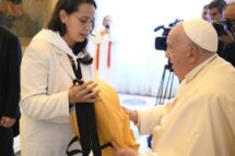 Papa: contagiar amor é compromisso de todos, vai além da religião