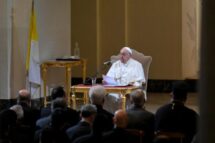 O Papa na Gregoriana: devolver a esperança a um mundo em chamas