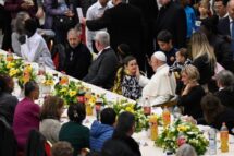 Dia Mundial dos Pobres: Papa almoçará com 1.300 pessoas carentes