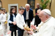 Papa: como Gabriel Rosset, não virar a cabeça e nem fechar os olhos aos pobres