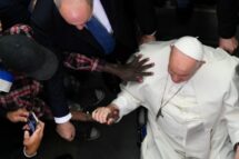 Papa convoca Igreja de Roma a oferecer imóveis a quem vive em situação de precariedade