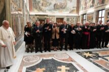 Papa a bibliotecários: a guerra pode levar à pobreza intelectual e cultural