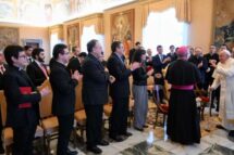 Papa a seminaristas da Espanha: vão até as prisões do desconforto existencial
