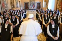 O Papa: que a Palavra de Deus chegue a todos, a fofoca é o contrário do anúncio