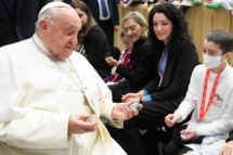 Papa Francisco: “Doar é antídoto para a cultura do descarte”