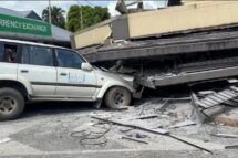 Terremoto de magnitude 7.3 causa mortes e destruição em Vanuatu