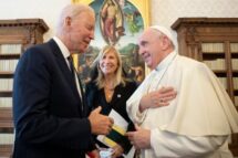 Ligação telefônica entre o Papa e Joe Biden 