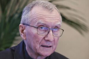 Cardeal Parolin visita Hospital Bambino Gesù